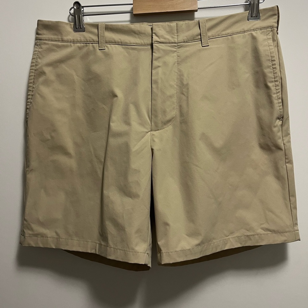 J. Crew 7” Inseam Khaki Shorts Men’s Size 34